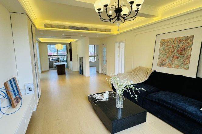 3 Brs, 3 Baths, 170 sqm with Floor Heating/Central ac @ Yili metro L10