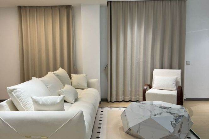 2Bdrs 1 Bath /Spacious&Bright /Line3/4 Baoshan Rd/Elevator/120sqm