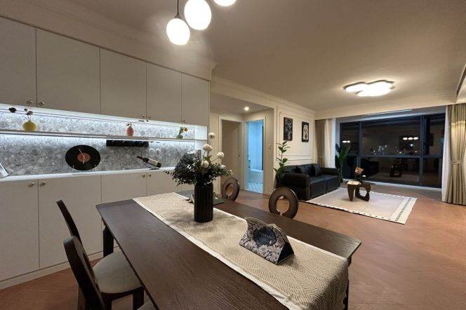 2 Brs, 2 Baths, 120 sqm with Floor Heating/Central ac/Nice View @ Shanghai Zoo L10