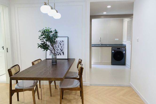 Changping Rd metro/2br2bt/central AC/floor heat/oven/dishwasher/free club/tennis court/pool