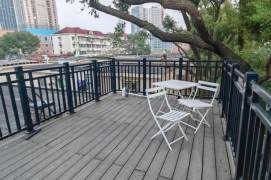 Big terrace 1 br with floor heating in Jing'an ,easy to  2/12/13 NanJing Rd(W)+ Jing'an Temple 