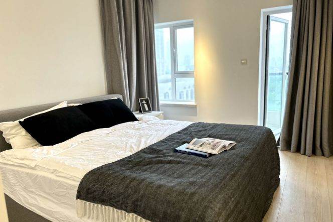 Modren 2brs with floor heating and balcony in central Xuhui