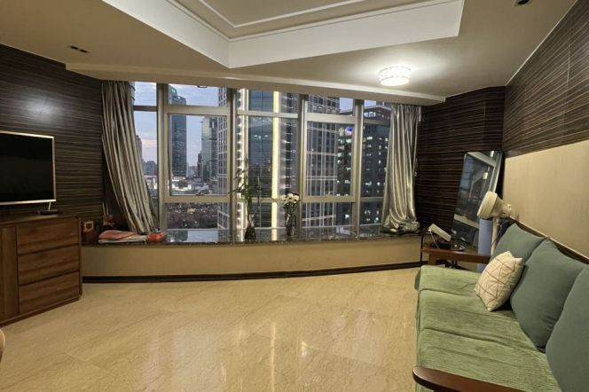 High-rise 2br Flat in Etam Apts