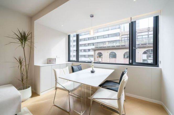 2Beds with Floor Heating on West Nanjing Road. Residential Utilities /Newly Renovated