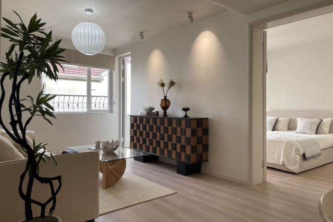 2Bdrs 1Bath Apt/Modern&Bright /Line 10 Shanghai Library/open balcony/stairs