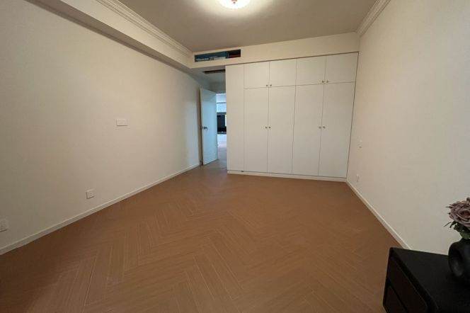 2 Brs, 2 Baths, 120 sqm with Floor Heating/Central ac/Nice View @ Shanghai Zoo L10