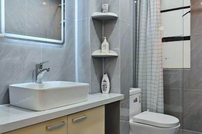 1 mins to 1/7- Changshu station，West Fuxing/ Middle Huaihai road; wall heat 1br/1lr