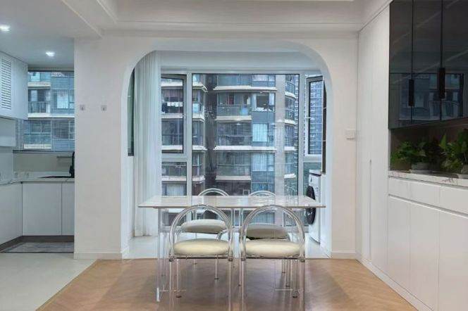 2 Brs, 2 Baths, 130 sqm with Gym/Swimming Pool, Floor Heating @ Zhenping Metro L7