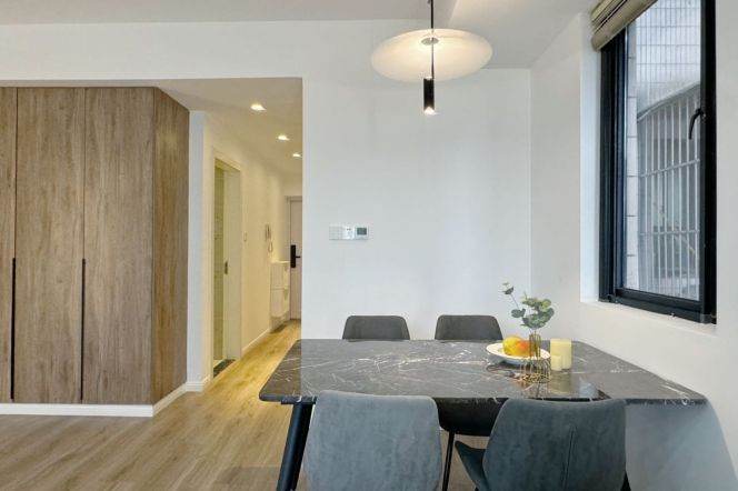 Elevator Spacious&Modern 2Br/2Lr/1Bt@L7 Changping Rd&L2/7/14 Jing’an Temple Station 