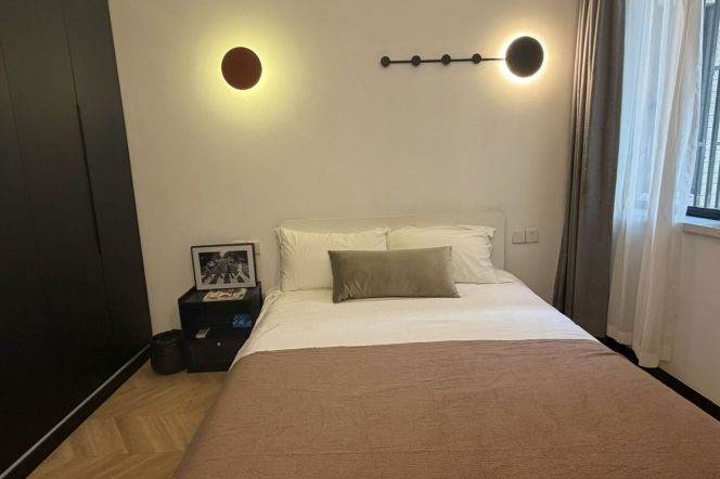 2br jiangsu rd station