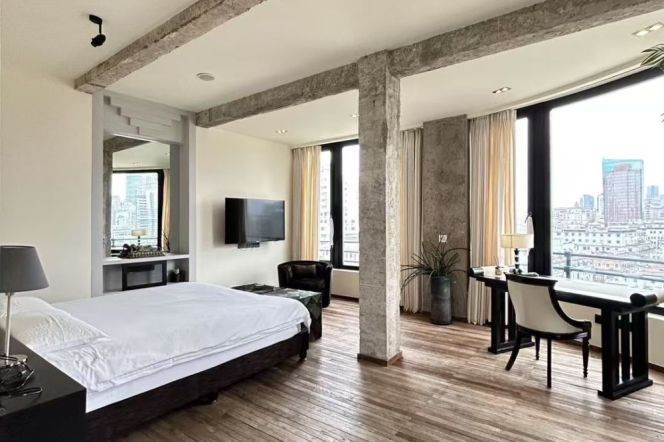 Embankment Building bright 2Br/2bt@Bund 200sqm historical building by the Bund