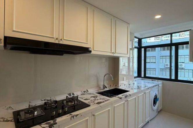 brand new 2brs floor heating modern furniture near line 8,9 Xintiandi 21K