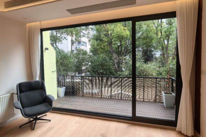  Newly renovated 4br old house with Terrace nr South Shaanxi Rd   L1/10/12