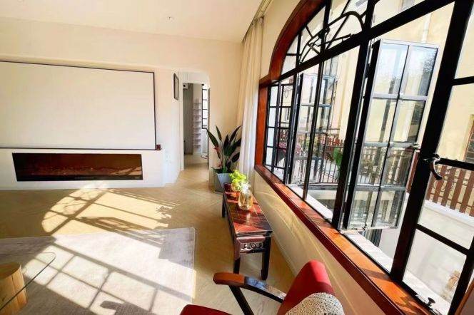 Clean corridor 3br with Outdoor @Taiyuan Road ,Old Xuhui