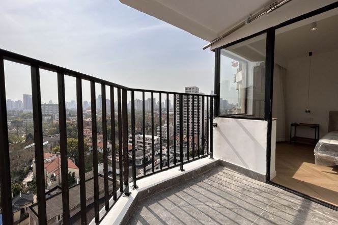 Highrise 1BR Apt | Hengshan rd L1 & SH Library L10 | Open balcony+Heating