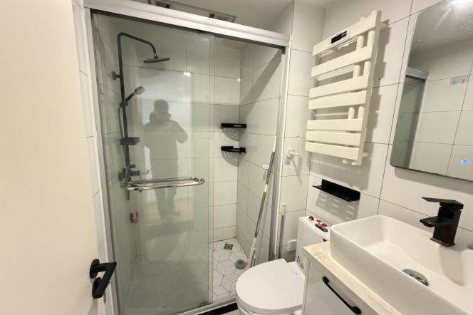 Modern 1Br/Next to L2/11 Jiangsu Rd/ 26F Elevator / 6.4K