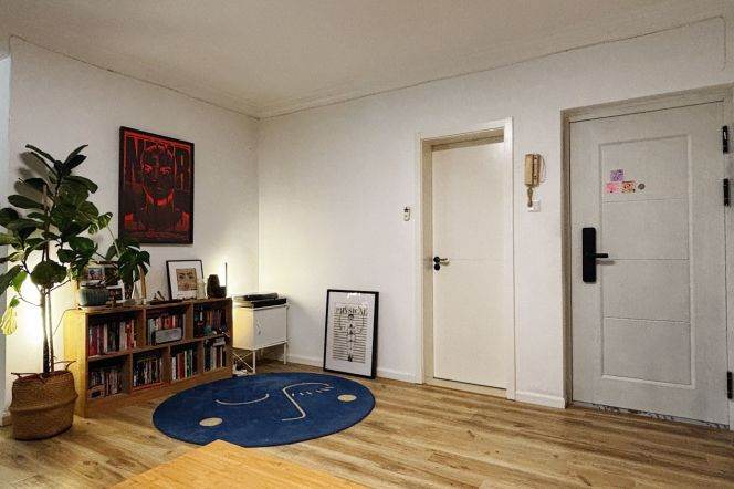 Prime Location near Jiaotong University Metro | 2B 1Bath with Balcony | 88 sqm