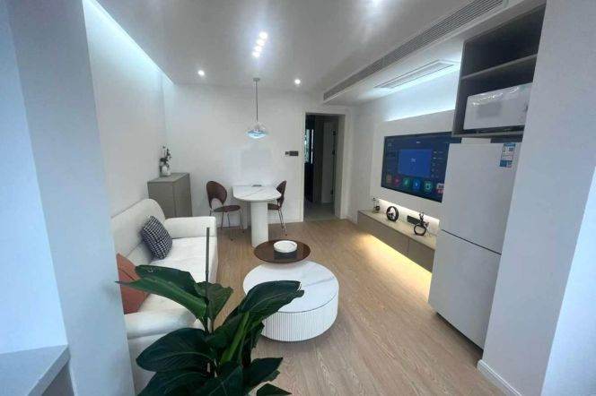 Spacious 1br 2lr/double south/wall heating+oven,Wuning rd@L13/14