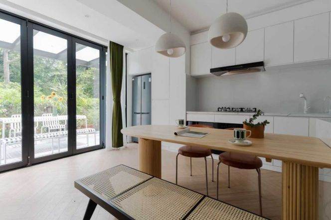 xinzha rd 2br with big garden