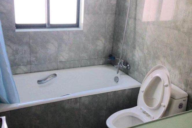 Private bright  private bathroom west yan lu3/4 ECNU