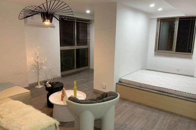 1 BDR | Huangpu | Line 1/2/8 People square station