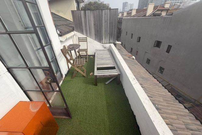 2 brs near L1/L7 changshu rd station L10 shanghai library station+Terrace