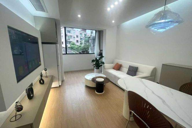 Spacious 1br 2lr/double south/wall heating+oven,Wuning rd@L13/14