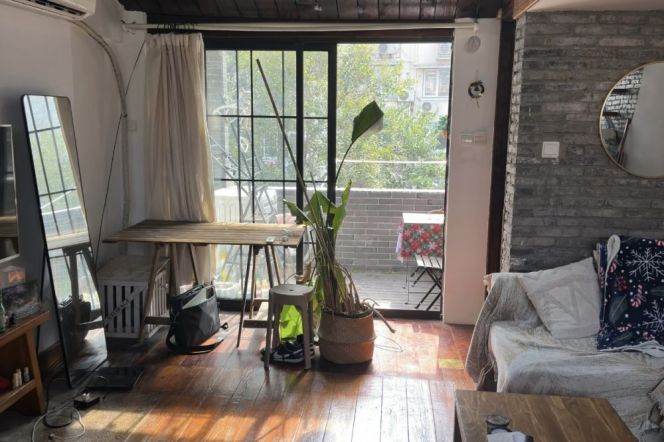 Cozy 1+1brs with terrace near Xintiandi/IAPM