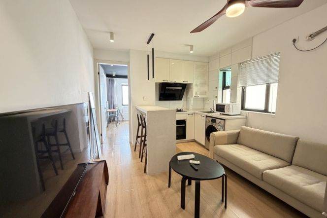 Modern 1Br/Next to L2/11 Jiangsu Rd/ 26F Elevator / 6.4K