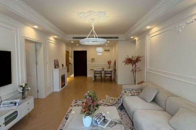 brand new 2brs floor heating modern furniture near line 8,9 Xintiandi 21K