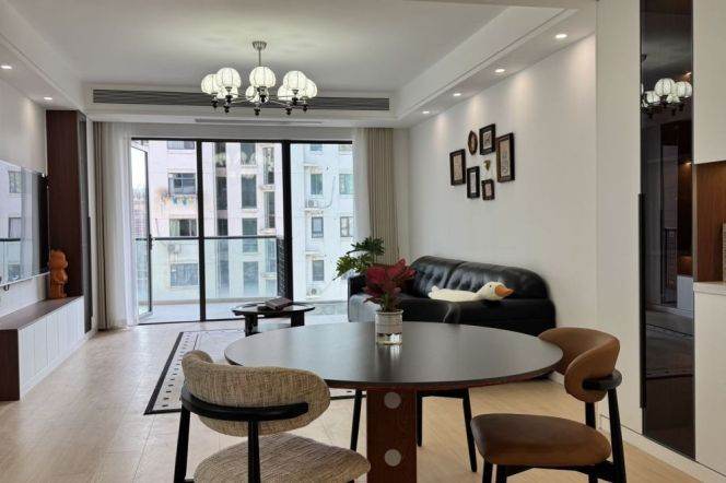 Modern&Spacious 2Br-2bath + open balcony| 0 distance Changshou rd L7/13 | Heating + Parking
