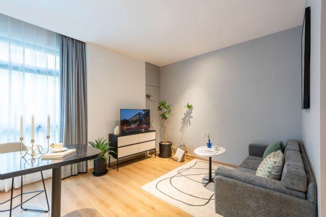 1BR near line 8 SISU(ESSCA) and Shanghai Uni Yan'chang campus can long and short term lease