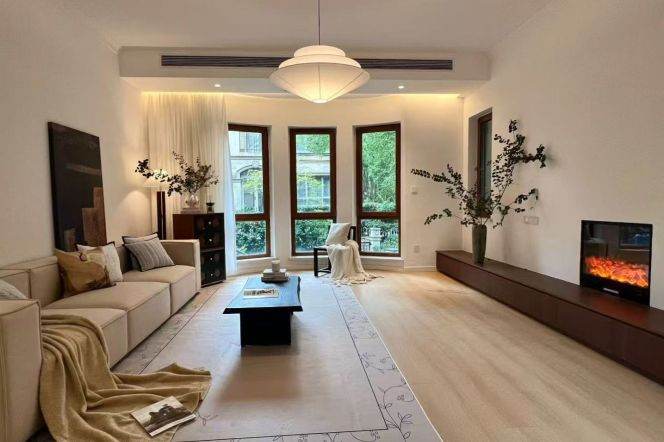 modern brand new huge 6brs floor heating big garden near German school 