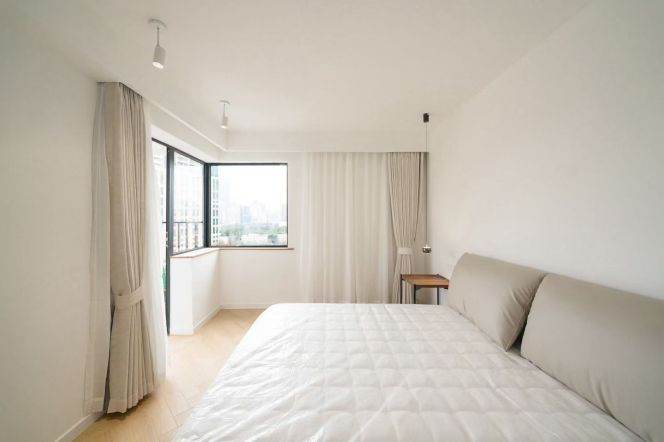 Outdoor balcony,1Br, Heng Shan Rd station,L1