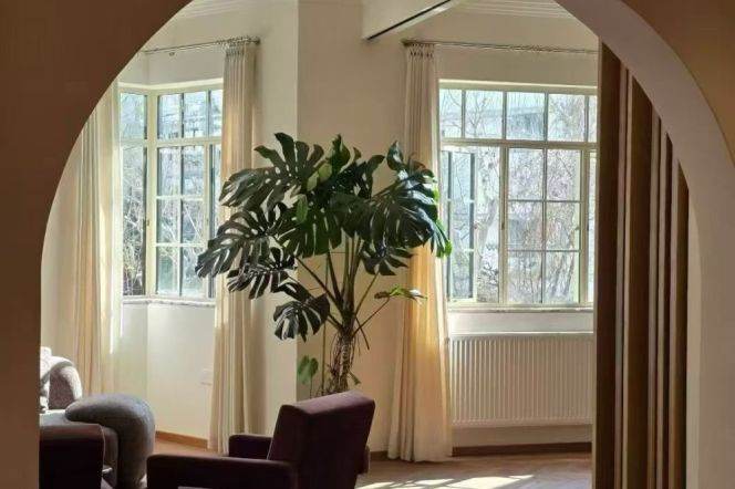 Newly renovation 2br @Middle Huaihai Road,Line 1/7 Changshu Road St.