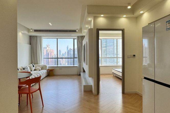 Highrise 1BR +dressing room | 0 distance Changshou rd L7/13 | Heating + Scenic windows