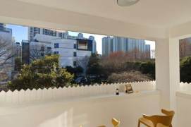 Charming bright 2brs with Balcony Nr L15 yangong rd sta