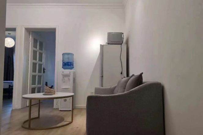 Cozy 2br with elevator near Jing'an Temple