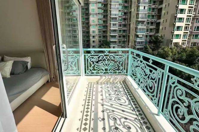 L 2/11 Jiangsu Road Metro Station, facing south, with outdoor and floor-to-ceiling windows