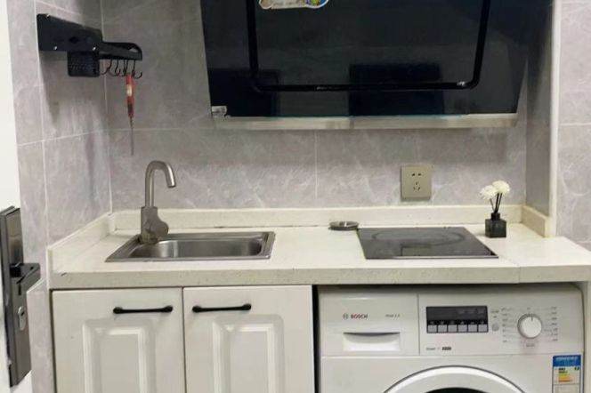 Spacious-near the ECNU/ ECUPL/and SJTU-lift-Caoyang rd/Putuo area/L3/4/11/13/14