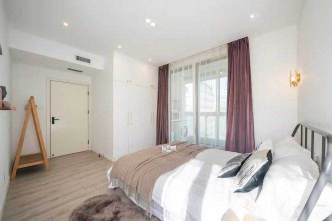 Mordern compound,1Br apt,West Nan Jing Rd station,L2,12,13