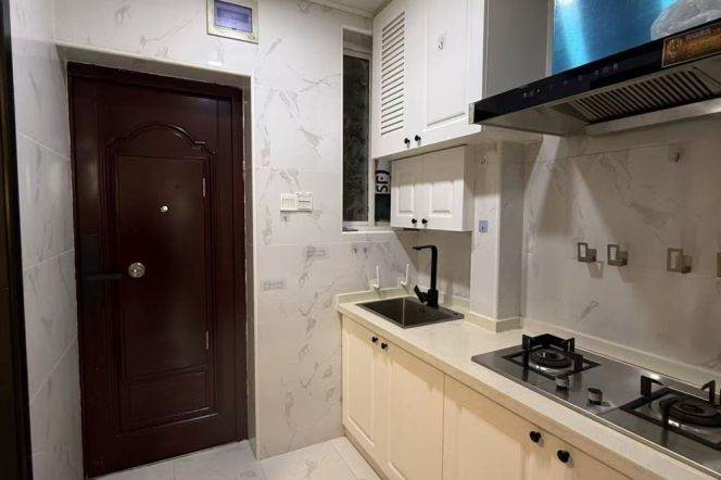 Elevator 1br/1lr@jiangsu rd sta 6k