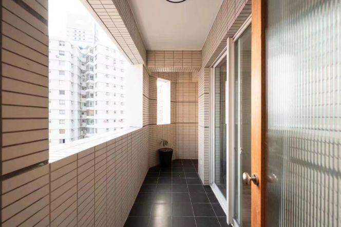 2BR 2BTH w/ Balcony nr NanJing West RD M2/12/13