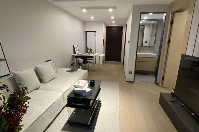 Exquisite 1br apt with big floor window,Oven,modern style,High rise,Line 15
