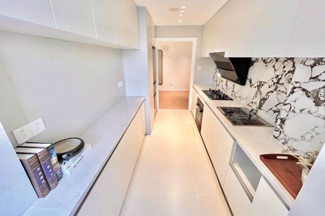 modern 3brs floor heating modern furniture near Jing an temple Su zhou river only 19.5K