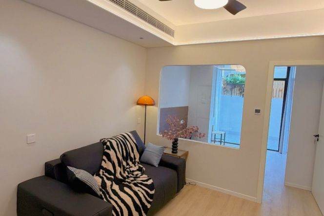  Freshly renovated 1br with Yard @Changning   L2&15