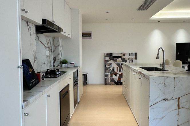 Highrise&Sapcious 3+1Br apt 180Sqm + heating | Zhongshan Park Metro L2/3/4