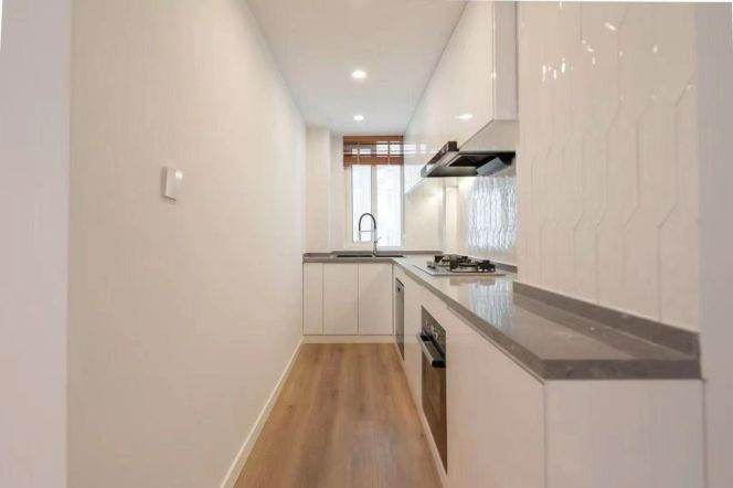 modern big 1 bedroom floor heating modern furniture near line 2,11 only 13.5K