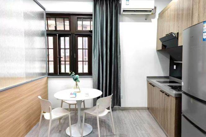 Elegant 1br/1lr@south shanxi rd sta 5.8k