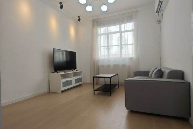 Decent 1br+balcony Nr M1/7/10